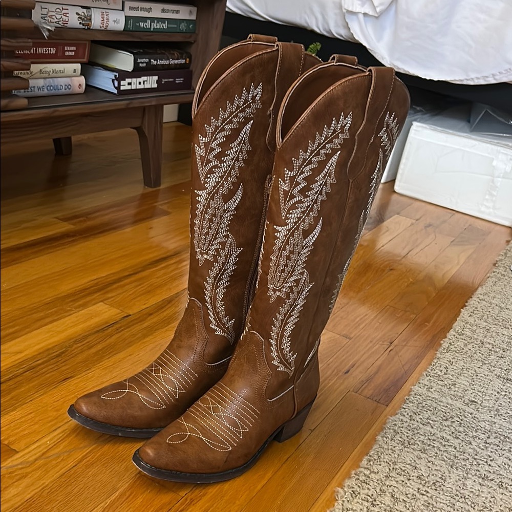 Brown Embroidered Western Boots